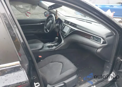 2018 Toyota Camry Le из США, поврежденный, VIN 4T1B11HK2JU086998